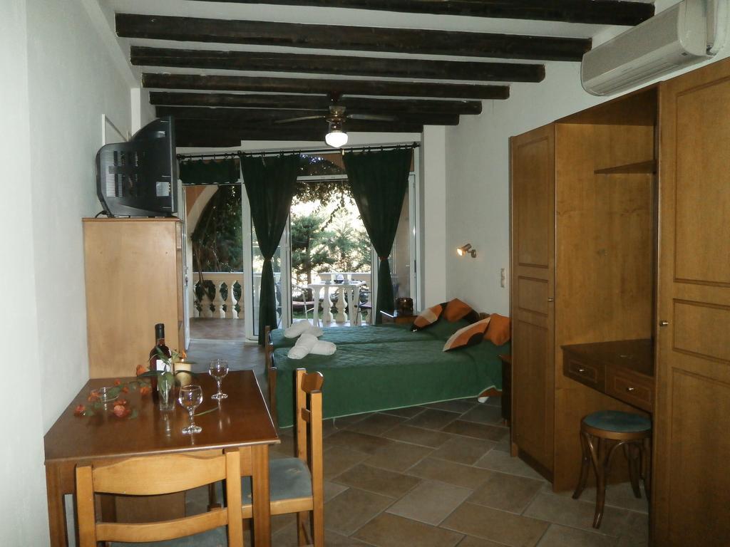Eva Studios Kassiopi Room photo